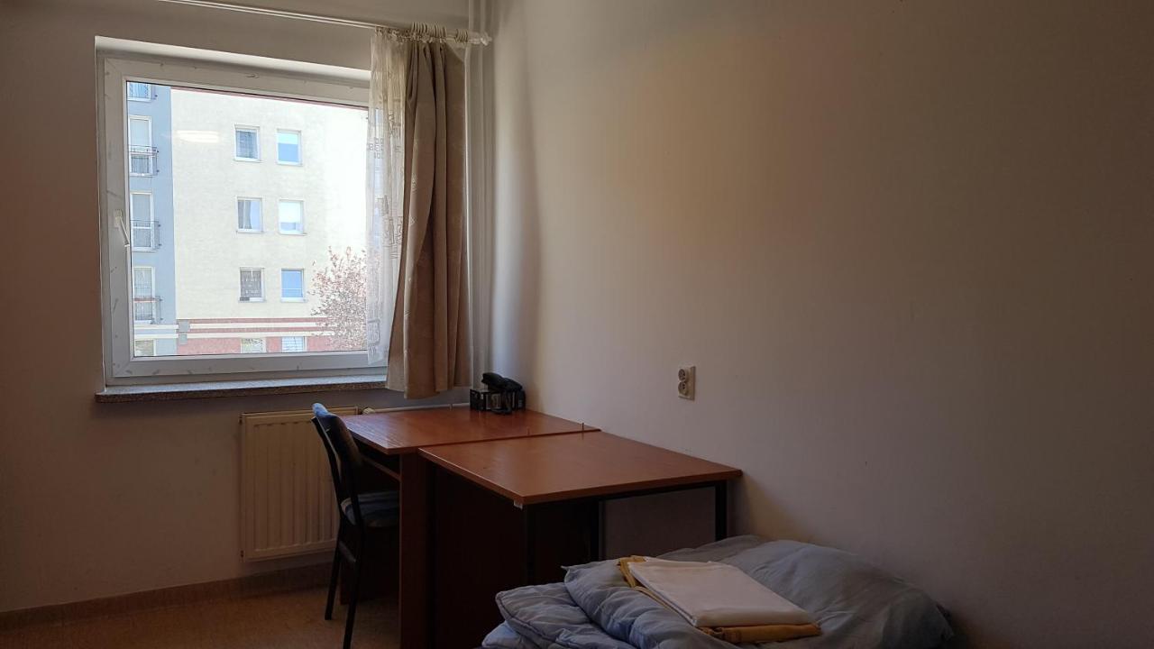 Dom Studencki Nr 11 Gdansk Brzeznoホステル エクステリア 写真